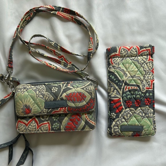 Vera Bradley Nomadic Floral Sun Crossbody Wallet Eyeglass Sunglass Case Sleeve - Picture 1 of 10